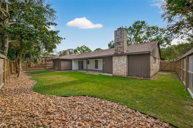 $350,000 | 4215 Long Grove Drive, Seabrook, TX 77586