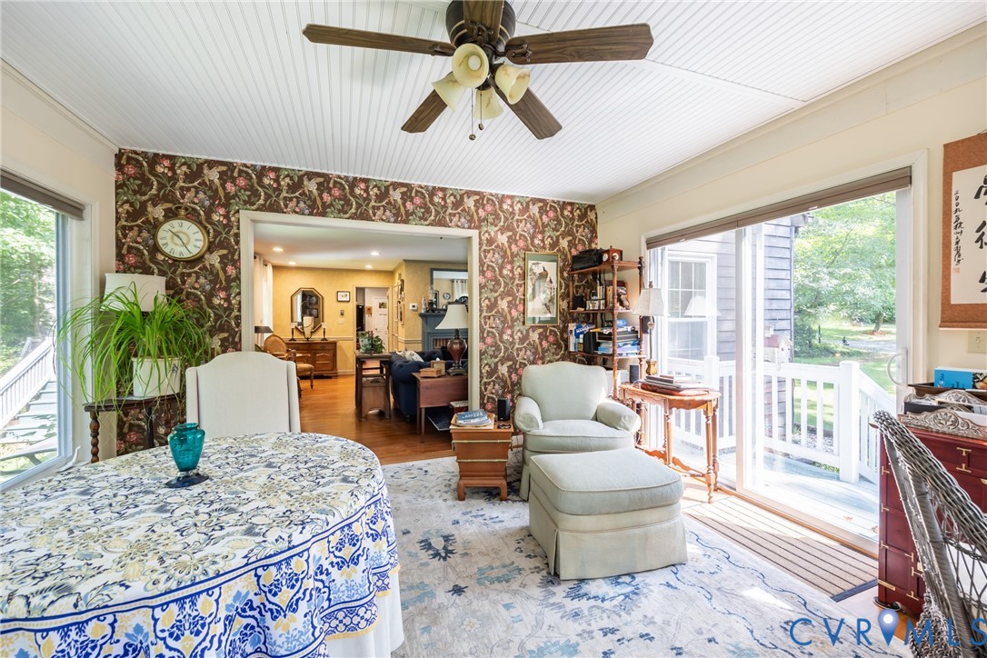 11766 Five Forks Road Farmville, VA 23901 - Photo 12 of 50 a living room with furniture and a large window