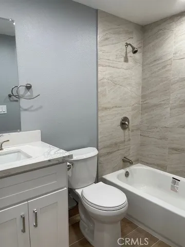 $2,100 | 1455 West Stoneridge Court, Unit 6, Ontario, CA 91762