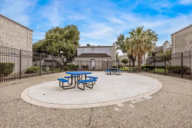 $1,349 | 6606 De Moss Drive, Unit 804, Houston, TX 77074