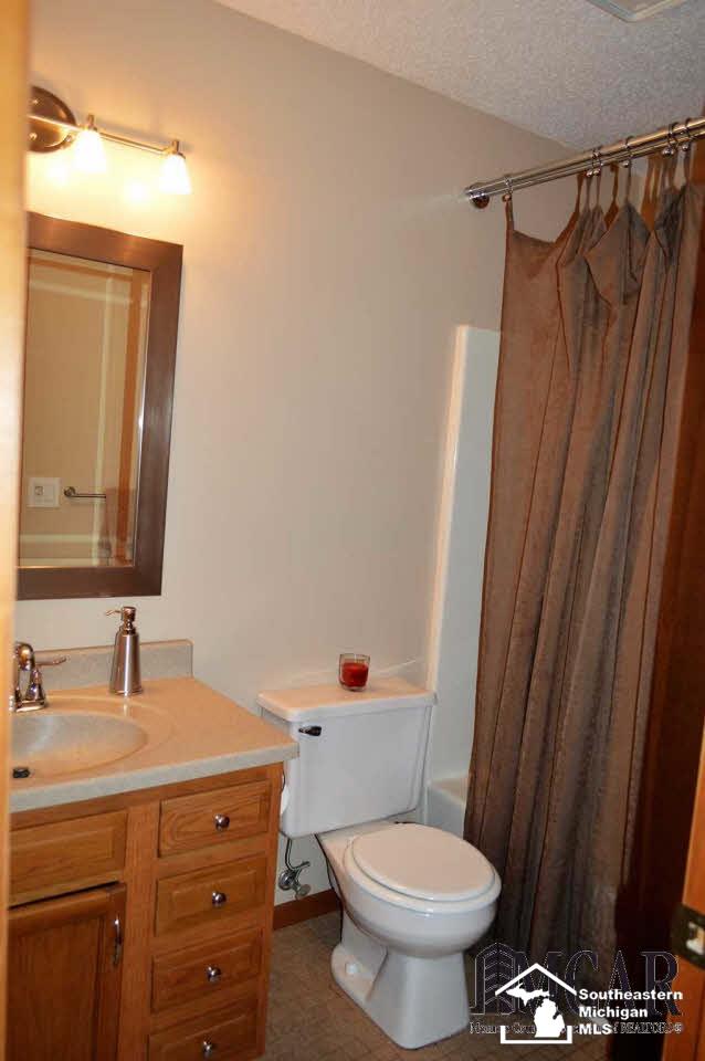 7311 Danforth Road Temperance, MI 48182 - Photo 10 of 16 Main floor Bath