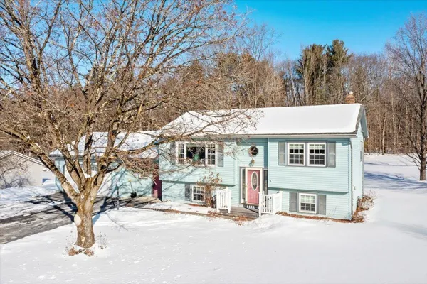 $445,500 | 21 Kim Lane, Milton, VT 05468