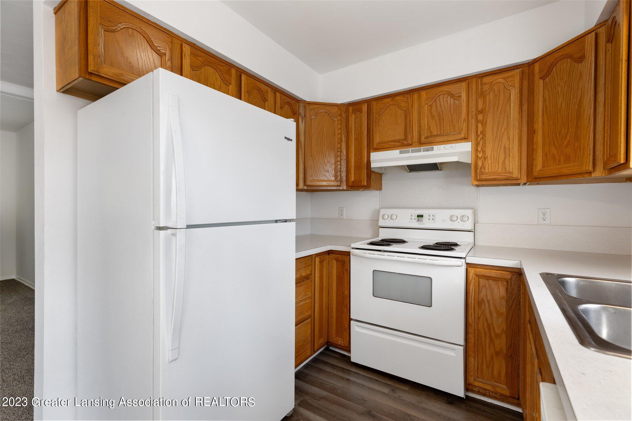 2641 Gilbert Road Lansing, MI 48911 - Photo 18 of 31 2641 Gilbert - Kitchen