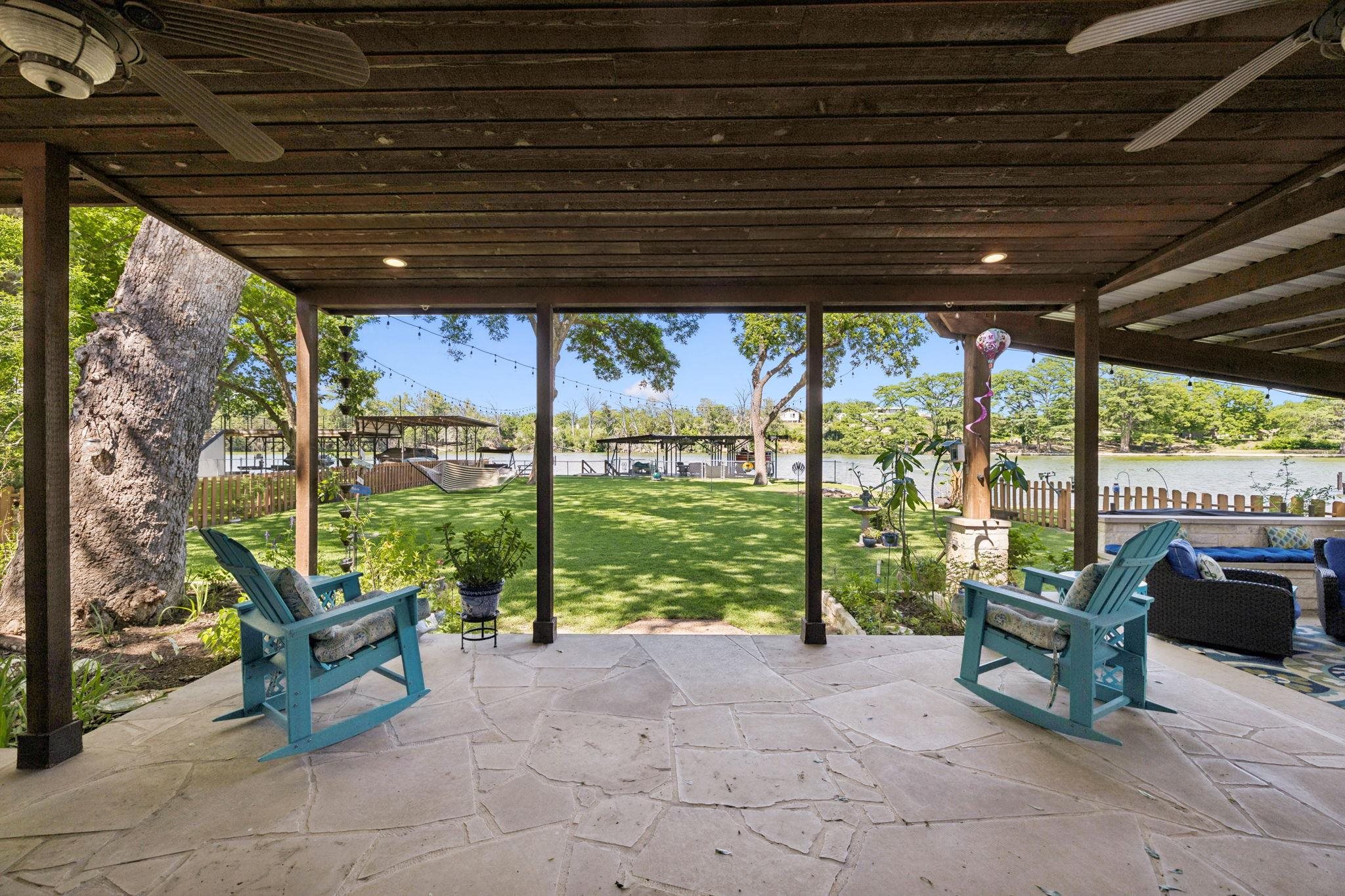 1435 East Zipp Road New Braunfels, TX 78130 - Photo 23 of 43 a building outdoor space with seating space