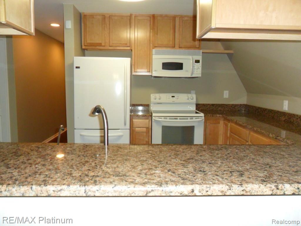 4577 Clifford Road Brighton, MI 48116 - Photo 9 of 16 4577 Clifford 005.jpg
