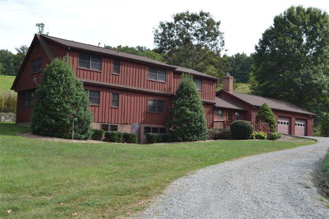6141 Timber Bridge Road Roanoke, VA 24018 - Photo 2 of 35 DSC_0395