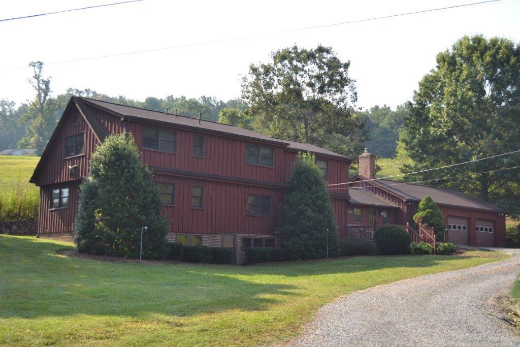 6141 Timber Bridge Road Roanoke, VA 24018 - Photo 3 of 35 Main Photo