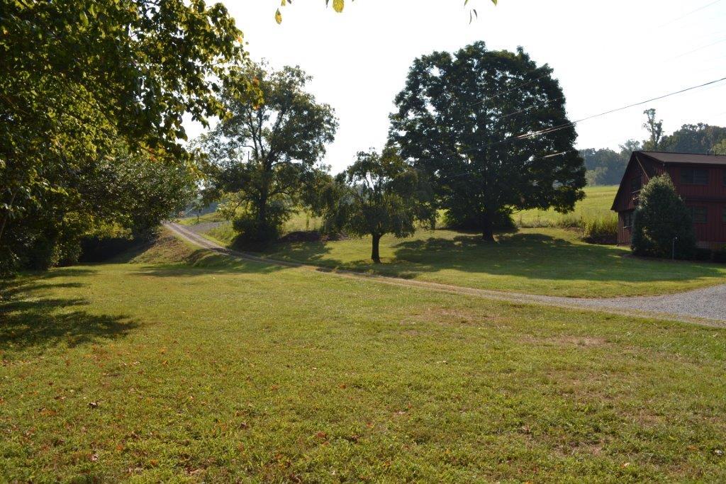 6141 Timber Bridge Road Roanoke, VA 24018 - Photo 4 of 35 DSC_0288
