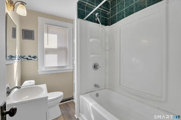 $1,900 | 23 Day Street, Unit 3, New Britain, CT 06051