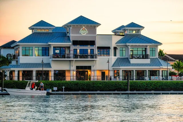 $900,000 | 301 Xanadu Place, Jupiter, FL 33477