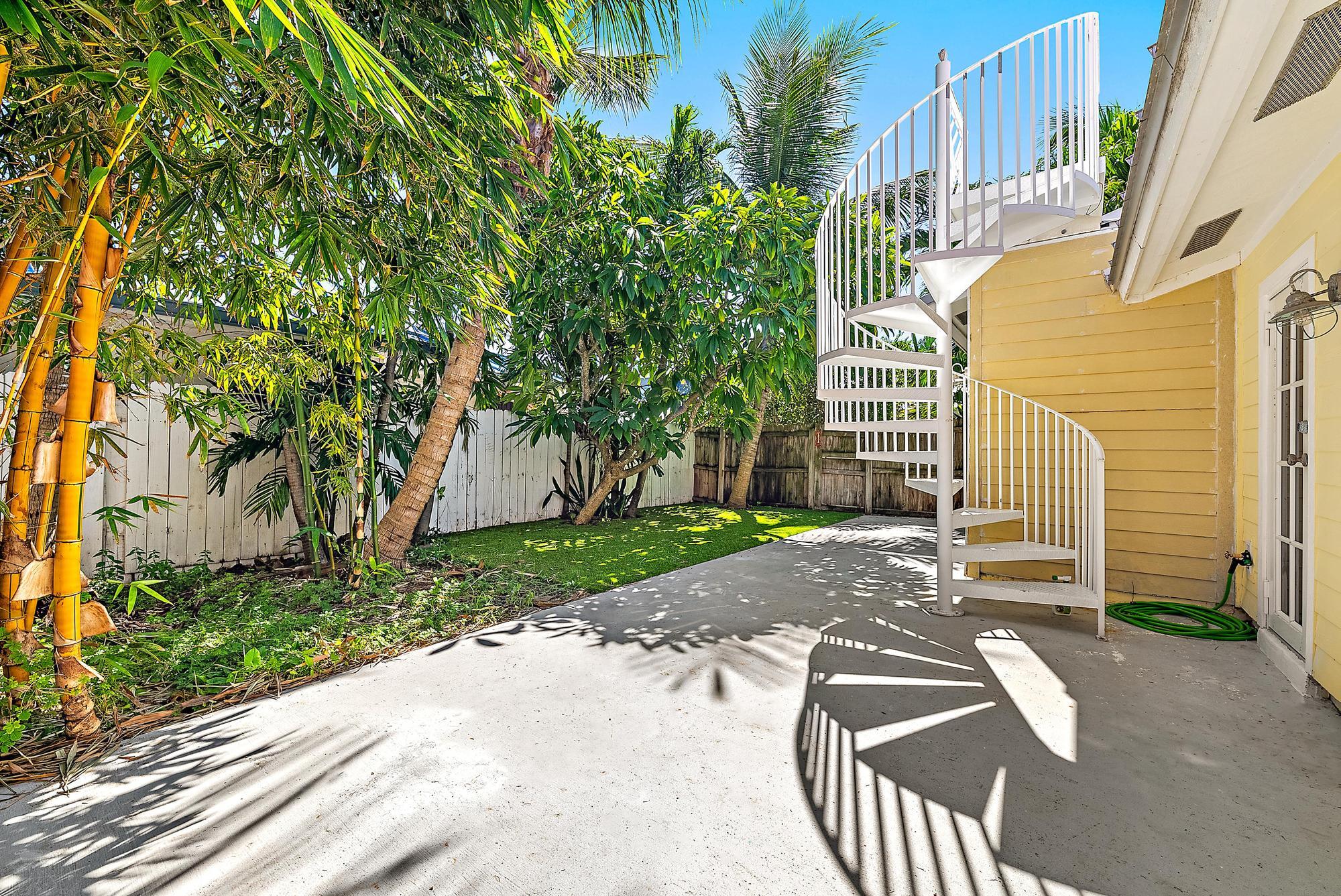 301 Xanadu Place Jupiter, FL 33477 - Photo 10 of 21 301 Xanadu