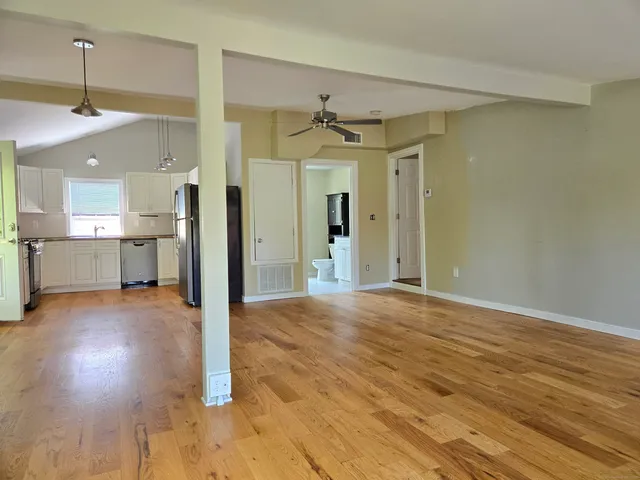 $2,200 | 190 Short Beach Road, Branford, CT 06405