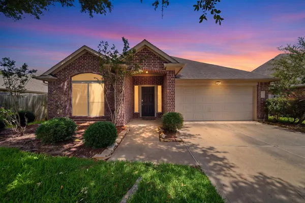 $2,595 | 321 Preston Lane, League City, TX 77573