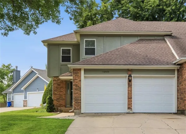 $305,000 | 10583 Long Street, Lenexa, KS 66215