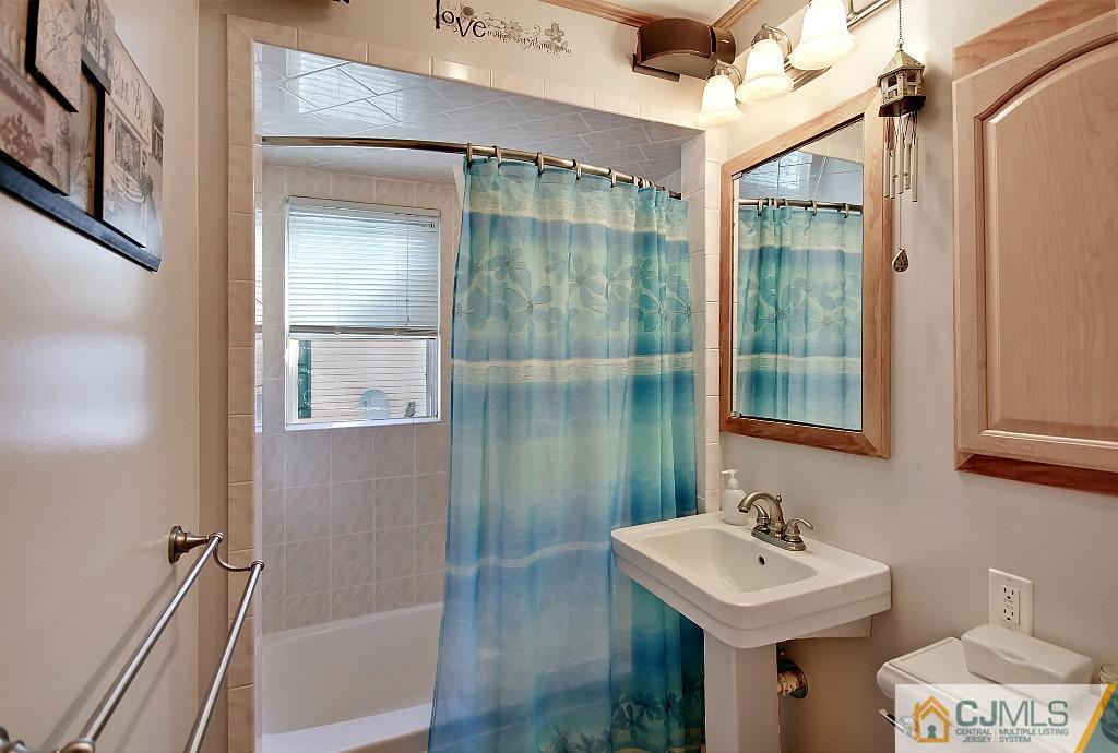 337 Cook Avenue Middlesex, NJ 08846 - Photo 14 of 24 Gallery Image 14