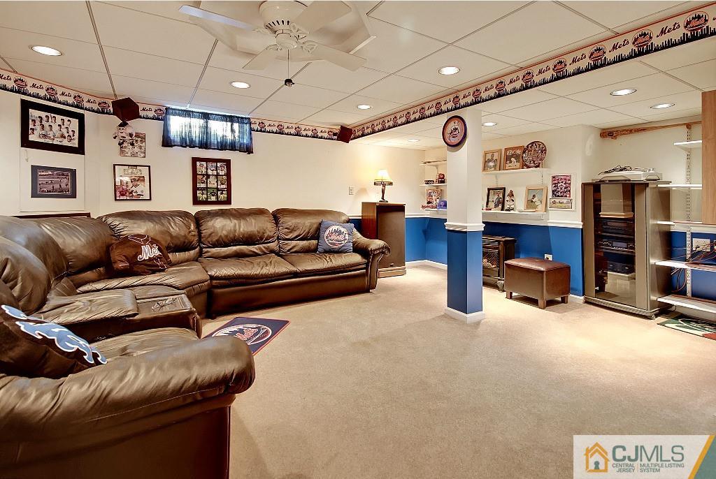 337 Cook Avenue Middlesex, NJ 08846 - Photo 3 of 24 Gallery Image 3