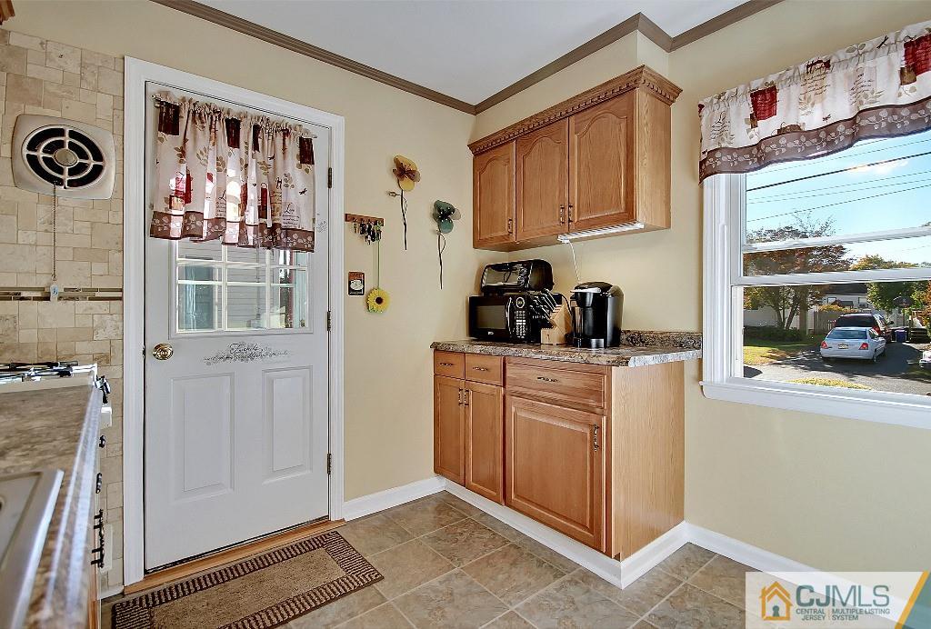 337 Cook Avenue Middlesex, NJ 08846 - Photo 8 of 24 Gallery Image 8
