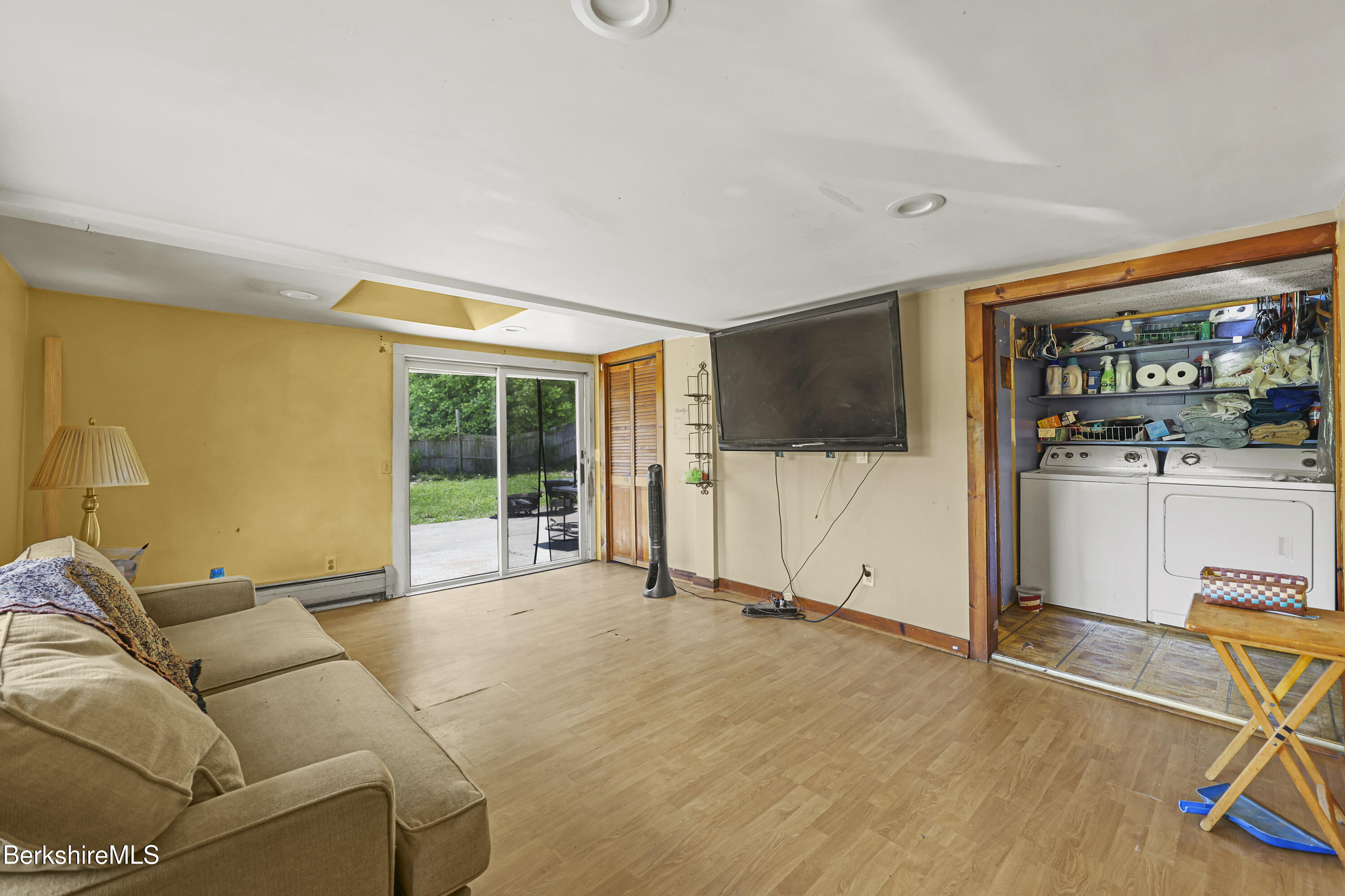 174 Wells Road Cheshire, MA 01225 - Photo 7 of 29 40 Living Room