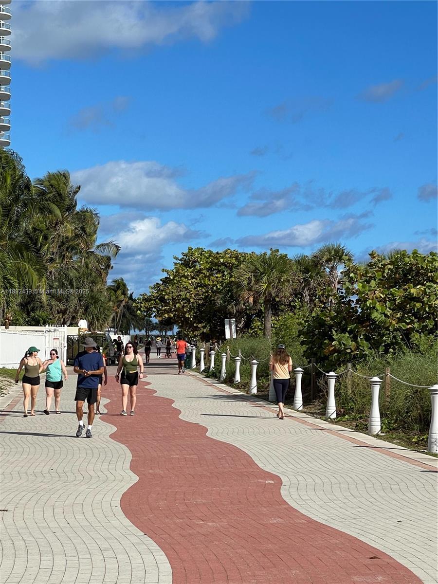 6039 Collins Avenue, Unit 823 Miami Beach, FL 33140 - Photo 14 of 21