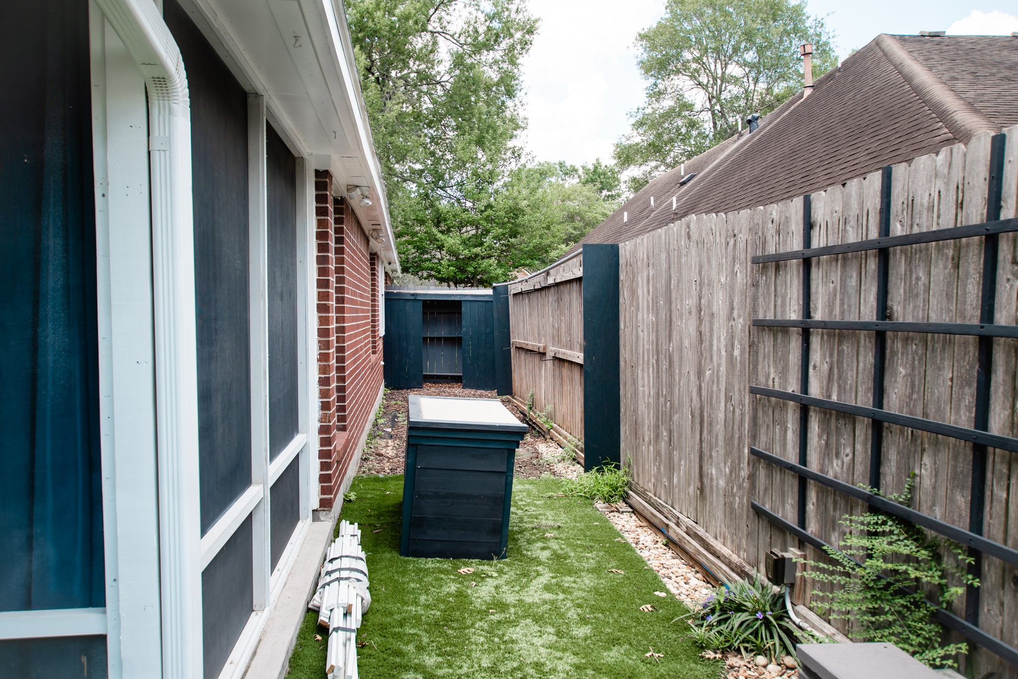 1722 Red Oak Terrace Houston, TX 77339 - Photo 18 of 22 a backyard of a house with seating space