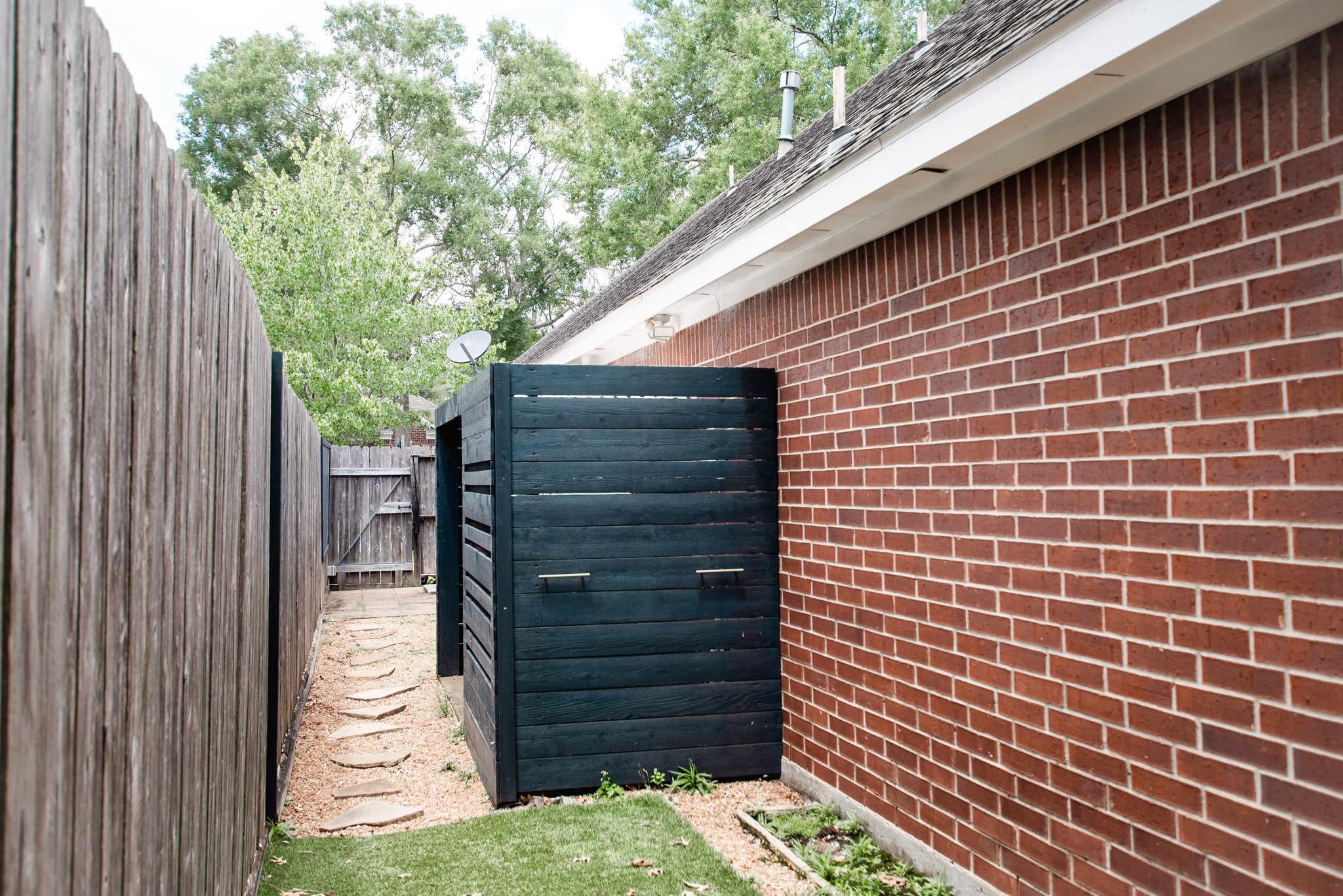 1722 Red Oak Terrace Houston, TX 77339 - Photo 19 of 22 a view of wooden door
