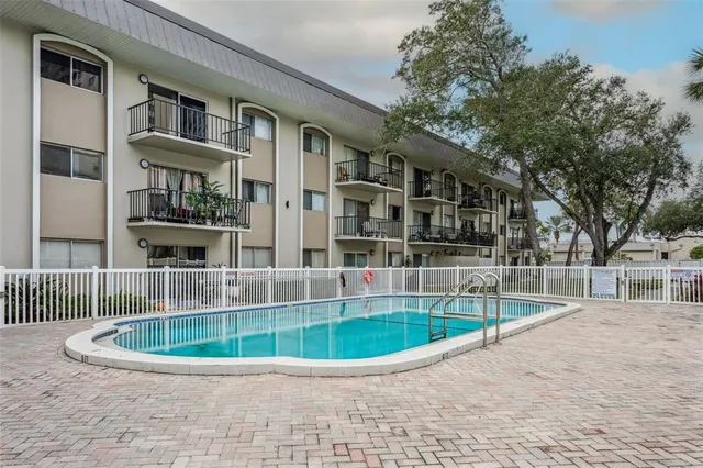 $1,700 | 4606 West Gray Street, Unit 105, Tampa, FL 33609