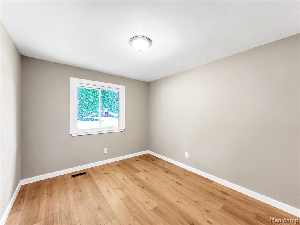 5552 Liberty Bell Road Grand Blanc, MI 48439 - Photo 17 of 23 Gallery Image 17