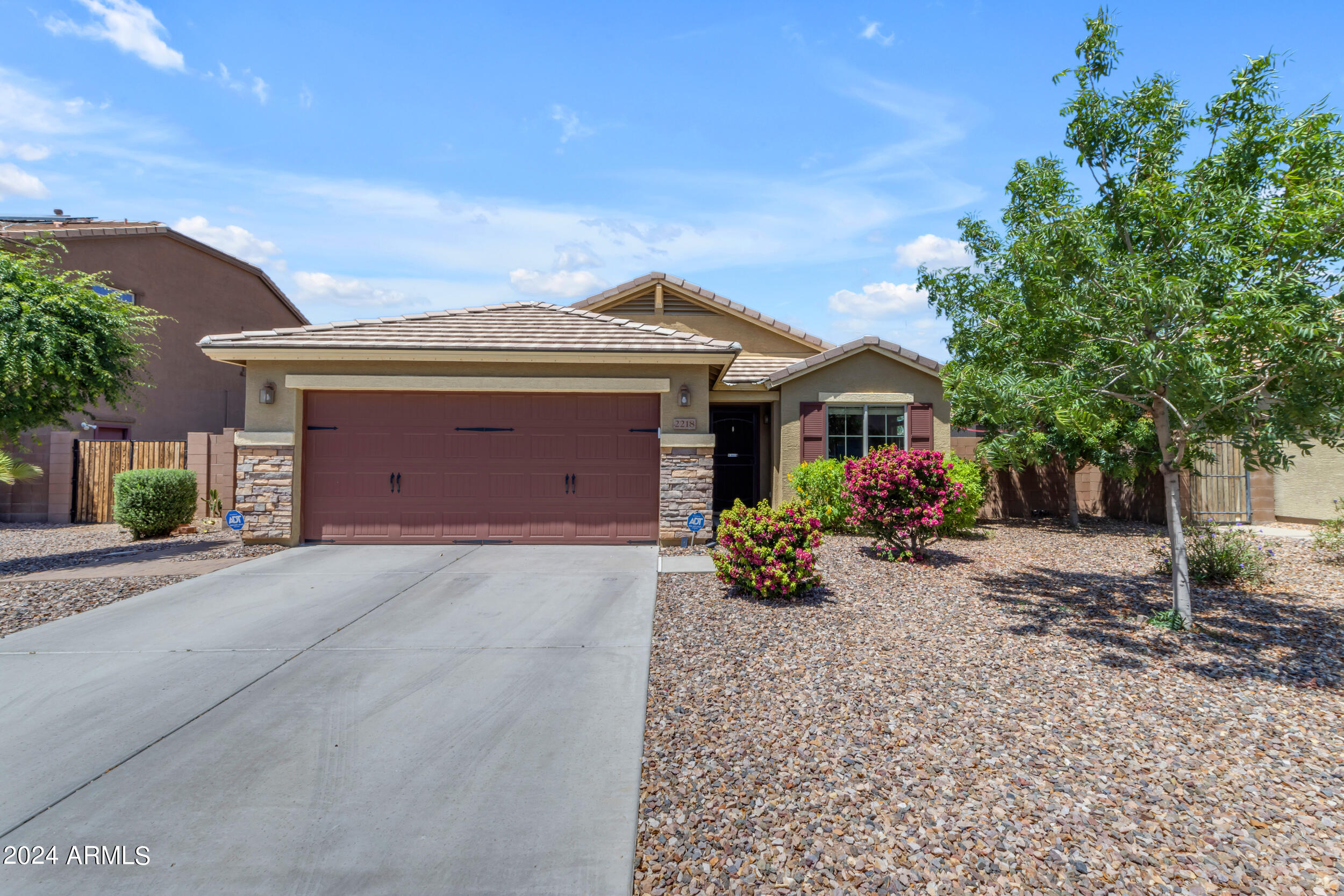 2218 East Gillcrest Road Gilbert, AZ 85298 - Photo 1 of 57 2_001_a4m_os_gill