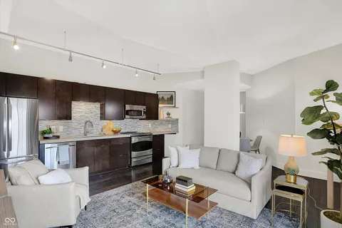 $268,000 | 825 North Delaware Street, Unit 4B, Indianapolis, IN 46204