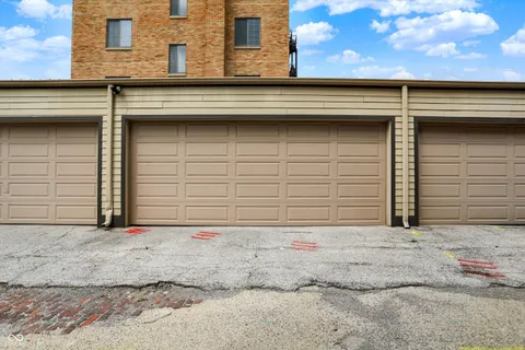 $268,000 | 825 North Delaware Street, Unit 4B, Indianapolis, IN 46204