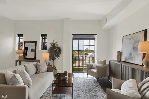 $268,000 | 825 North Delaware Street, Unit 4B, Indianapolis, IN 46204