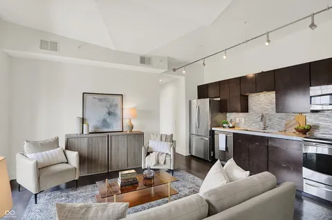 $268,000 | 825 North Delaware Street, Unit 4B, Indianapolis, IN 46204