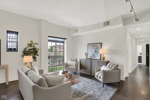 $268,000 | 825 North Delaware Street, Unit 4B, Indianapolis, IN 46204