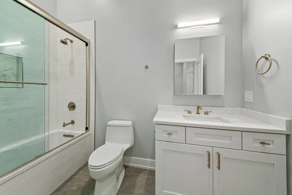 $3,905 | 1349 North Noble Street, Unit 1, Chicago, IL 60642