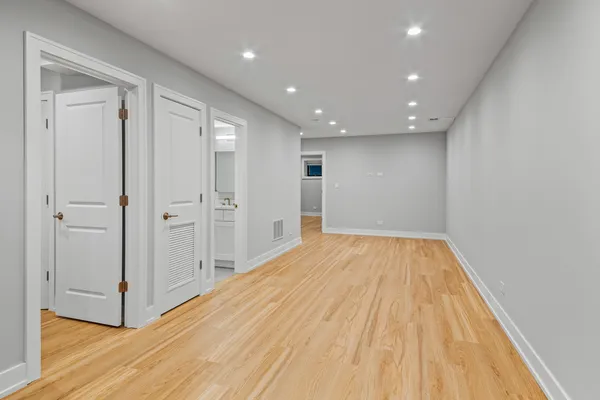 $3,905 | 1349 North Noble Street, Unit 1, Chicago, IL 60642