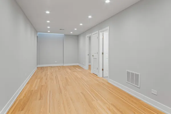 $3,905 | 1349 North Noble Street, Unit 1, Chicago, IL 60642