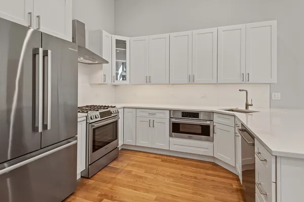 $3,905 | 1349 North Noble Street, Unit 1, Chicago, IL 60642