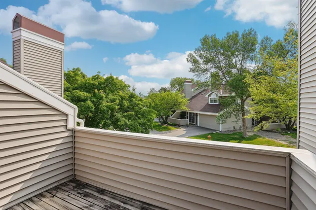 $229,900 | 2040 Shenandoah Court, Unit B, Plymouth, MN 55447