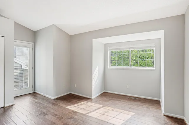 $229,900 | 2040 Shenandoah Court, Unit B, Plymouth, MN 55447