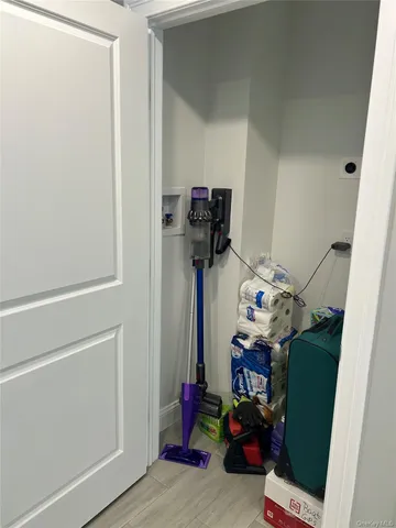 $2,250 | Undisclosed Address, Lindenhurst, NY 11757