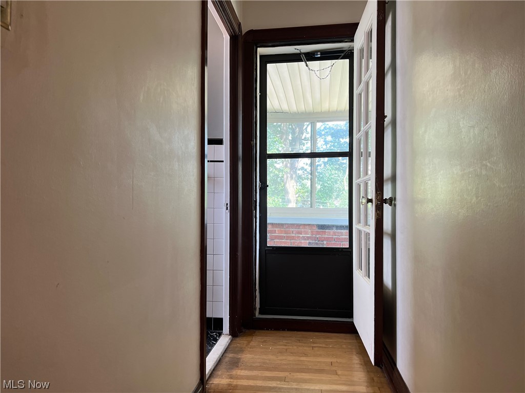 1242 Castleton Road Cleveland Heights, OH 44121 - Photo 22 of 32 2nd floor hall to back porch