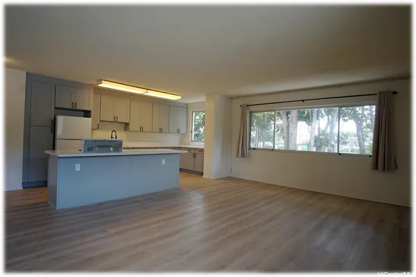$2,500 | 999 Wilder Avenue, Unit 201, Honolulu, HI 96822