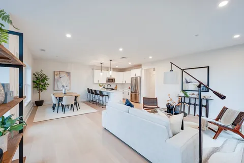 $899,900 | 62 Foundry Street, Unit 402, Wakefield, MA 01880