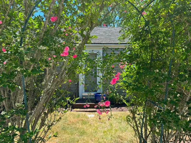 $1,675,000 | 16 H Milestone Road, Unit 8 DIONIS, Nantucket, MA 02554