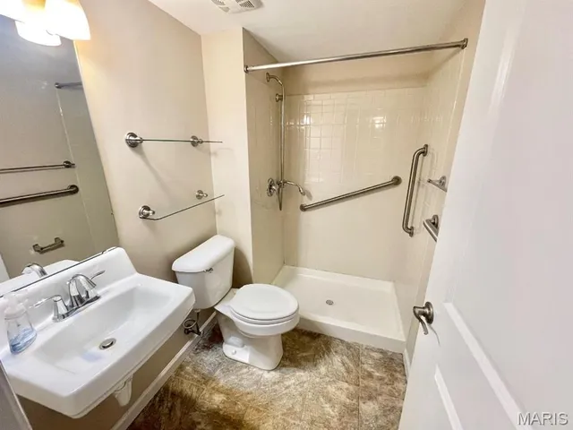 $179,000 | 9218 Bent Pine Court, Unit H, St. Louis, MO 63126