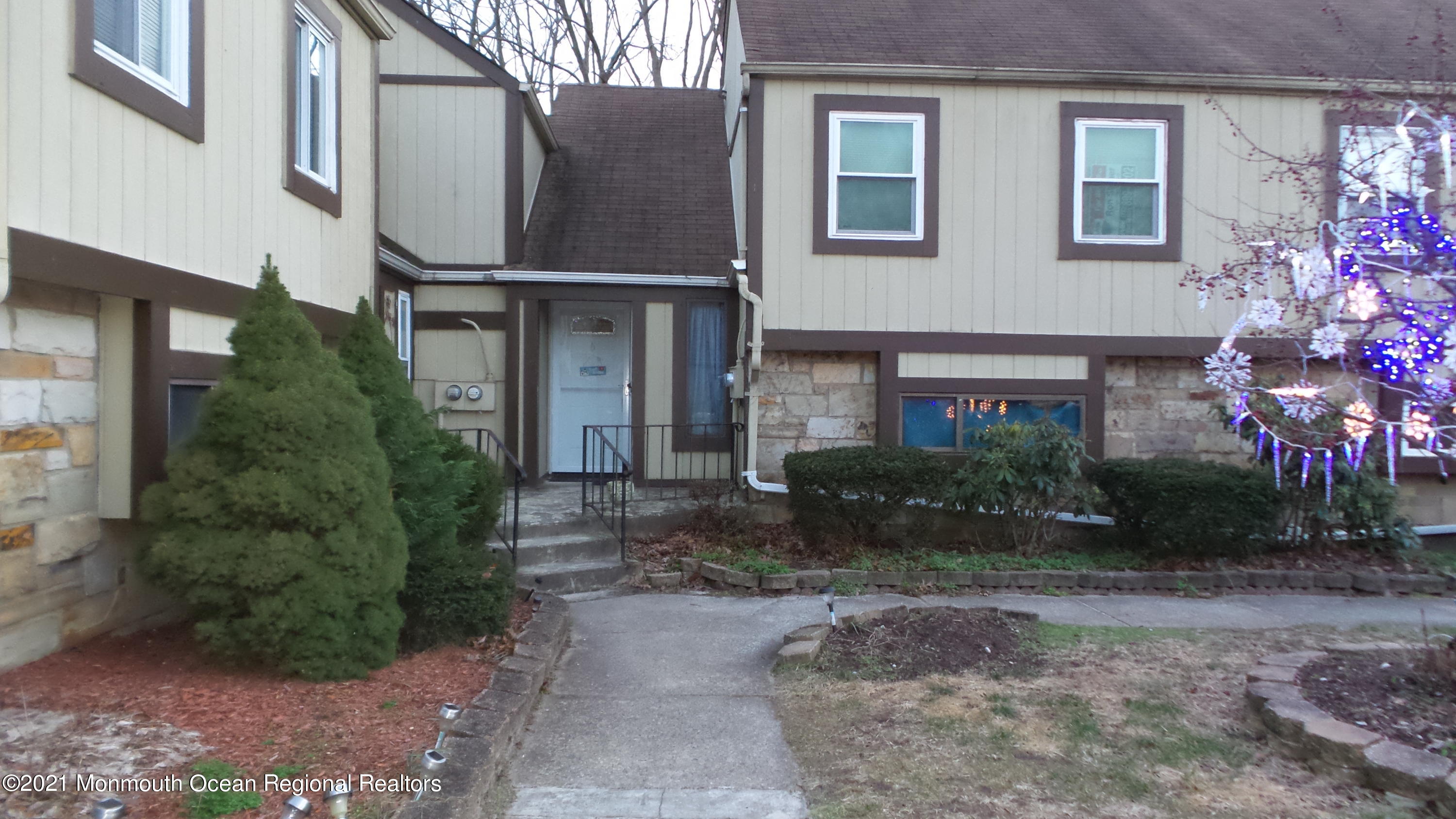 6 Woodpecker Road, Unit 1000 Howell, NJ 07731 - Photo 2 of 12 20210118_165921