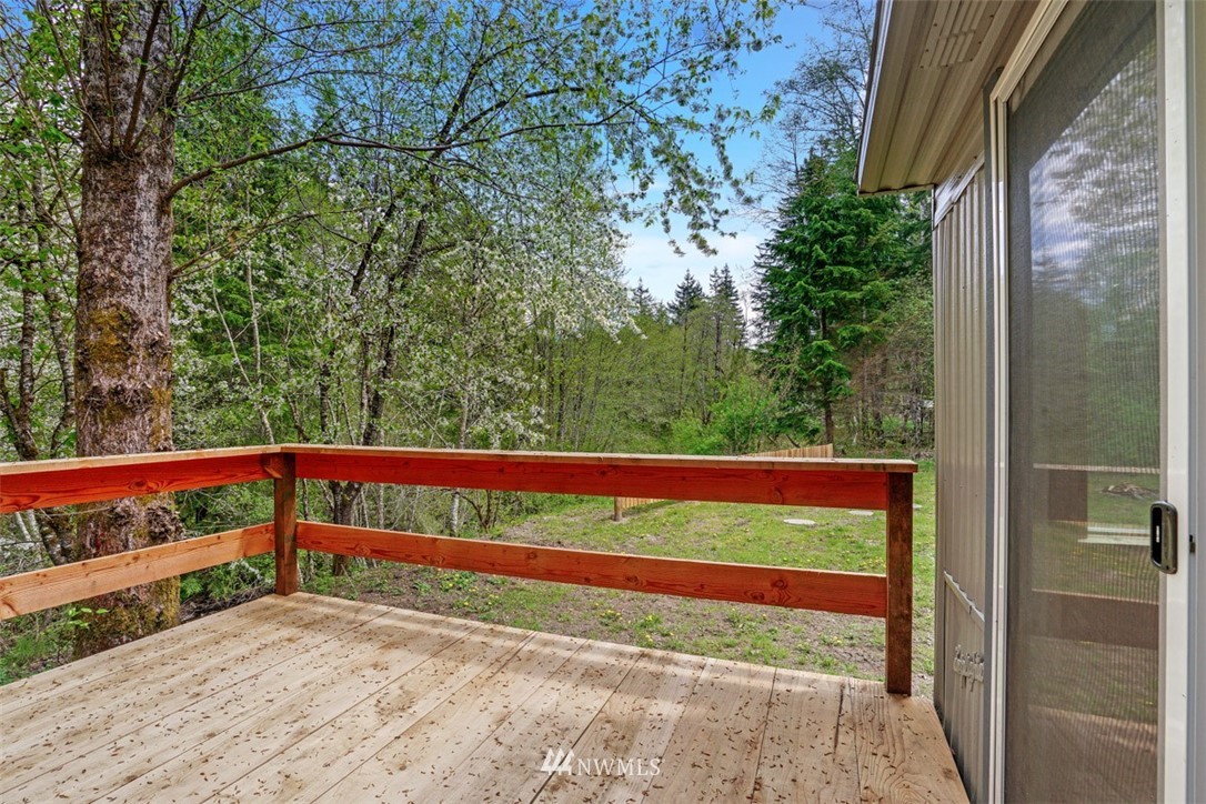 292 Osborn Road Ashford, WA 98304 - Photo 3 of 25 Gallery Image 3