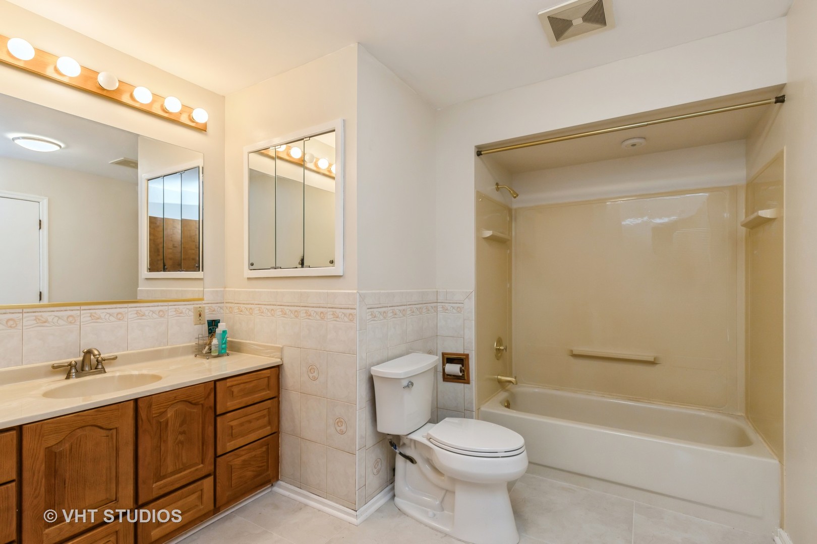 24432 West Hart Road Round Lake, IL 60073 - Photo 8 of 16 Gallery Image 8