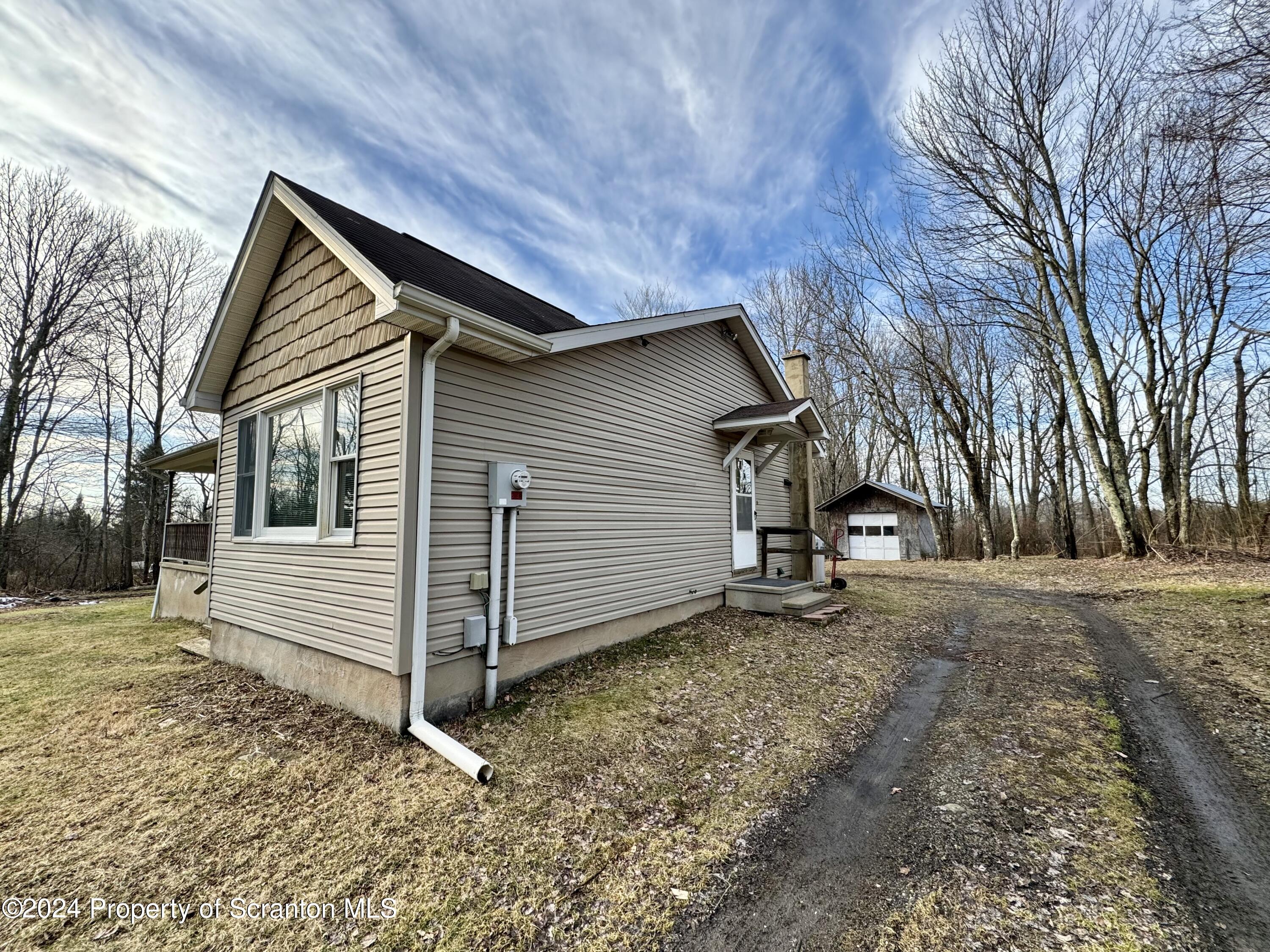 189 Pierce Road Carbondale, PA 18407 - Photo 2 of 21 Gallery Image 2