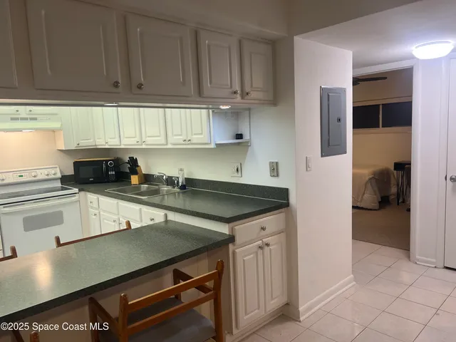 $1,600 | 180 Flagler Lane, Unit 22, Cocoa Beach, FL 32931